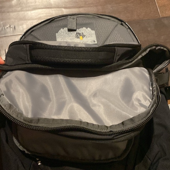 NWT North face backpack recon black Laptop School Hiking Camping NF0A5IW14H0-OS - Picture 6 of 8